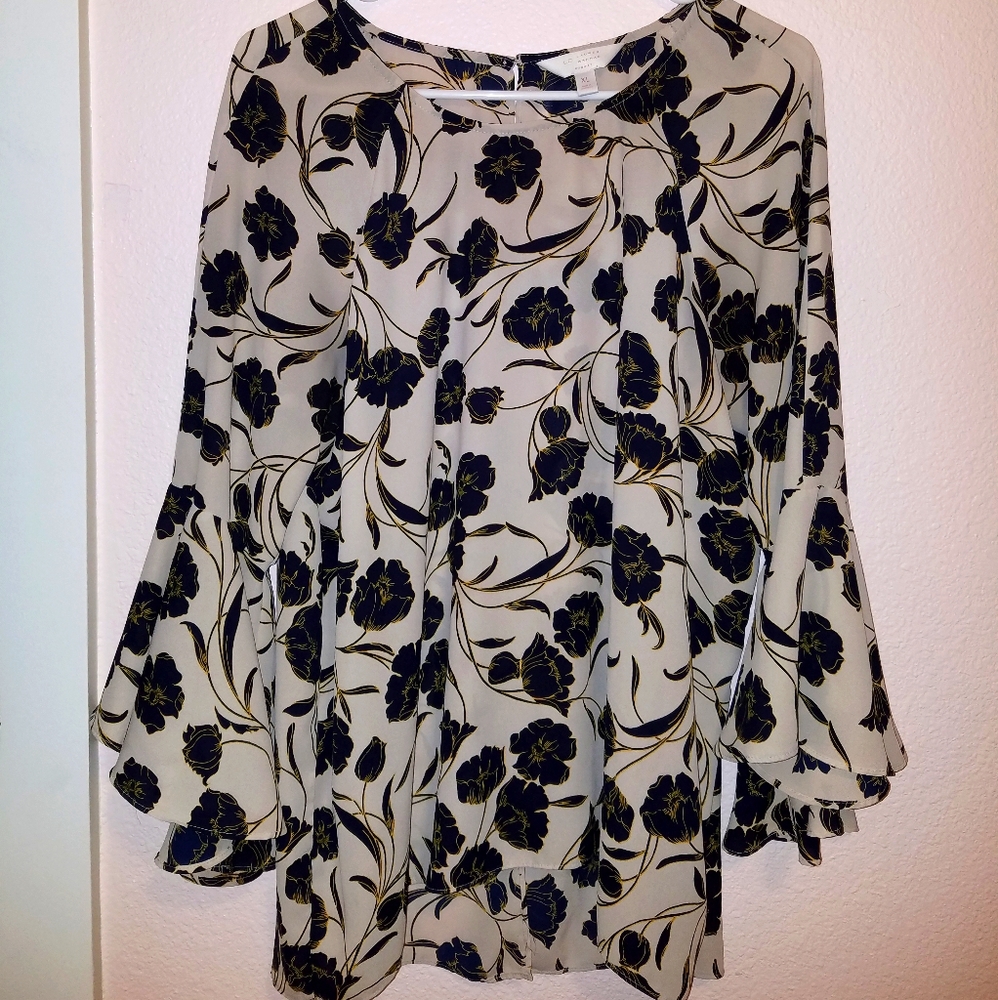 Lauren Conrad bell sleeved open back blouse